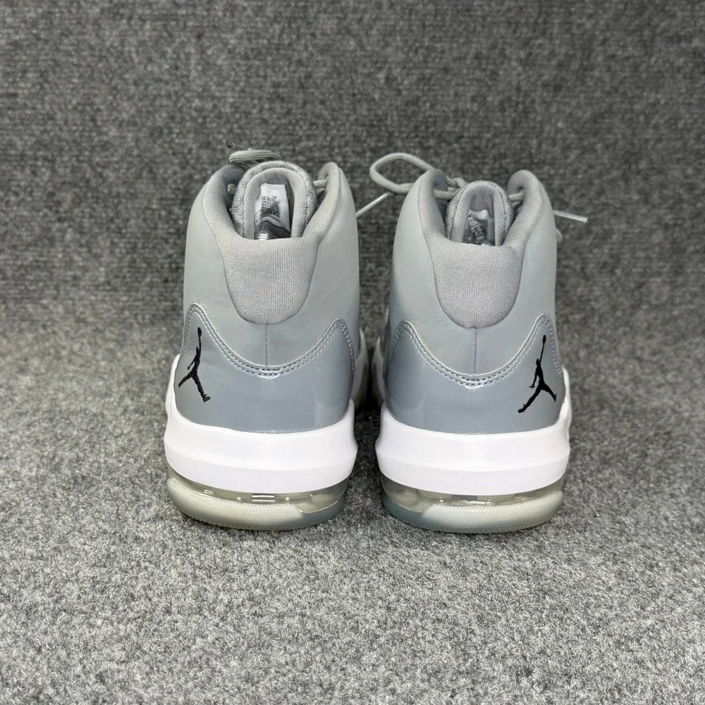 Jordan Max Aura Basketball Shoes Men's 9.5 Cool Grey White Athletic Sneakers